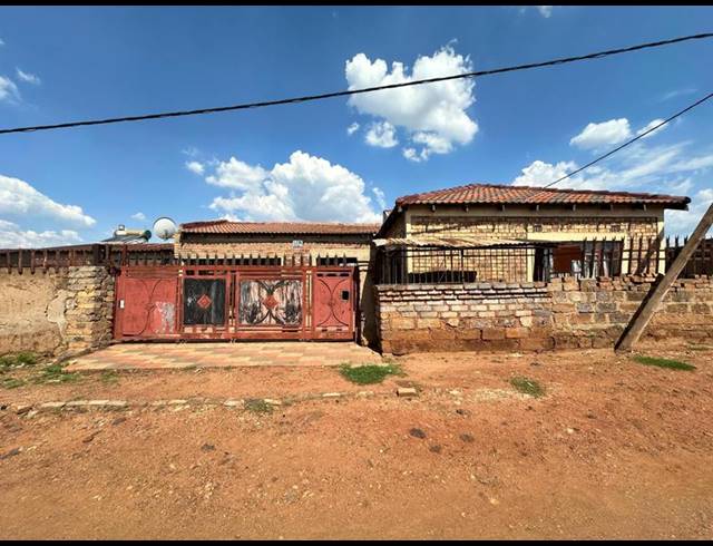 6 BEDROOM HOUSE FOR SALE IN RONDEBULT